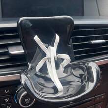 مقعد سيارة للدمى مع وسادة فرو ناعمة، مشبك فتحة التهوية ومثبت على المكتب، زخرفة سيارة جميلة ووظيفية لعشاق والمجموعين للدمى