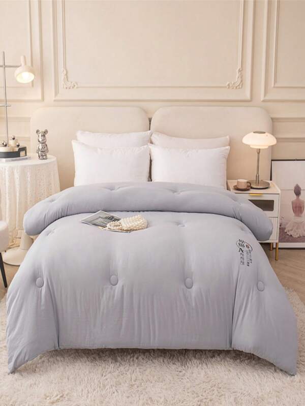 1pc Ultra-Soft Microfiber Light Gray Quilt, Machine Washable Quilting Suitable For Spring, Autumn, And Winter