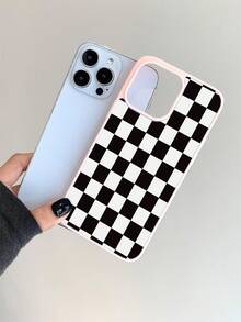 This Simple Magnetic Phone Case Features A Black And White Checkered Pattern. Suitable For 16/15/14/13/12/11 Pro/Plus/ProMax/XS Max/X/XS/S22 / S22PLUS/S23 / S23PLUS/S24 / S24PLUS/S25 / S25PLUS/S25ULTRA Series Mobile Phone. It Supports Wireless Charging And Has Shockproof Protection Function. It Is A Fashionable Choice For Family Members, Friends, Oneself, Partners, Etc. - 彩色 - 查看 3