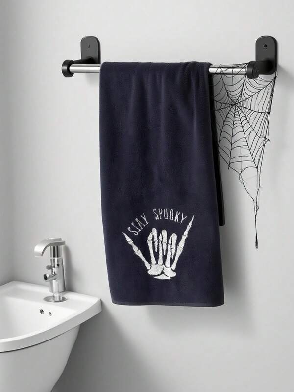 1 peça, 35x75cm Toalha de Mão de Microfibra Preta do Dia dos Mortos de Halloween com Bordado de Padrão "Stay Spooky", Macia e Altamente Absorvente, Decorativa, Perfeita para Decoração de Banheiro, Cozinha e Presente para Salão de Beleza, Banheiro Doméstico, Chuveiro, Toalhas para Salão de Beleza, Hotel, Esportes, Essenciais Domésticos