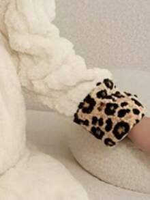 1pc Hooded Robe, Leopard Trim, Fluffy & Soft Bathrobe For Bathroom, Bedroom, Living Room, Pool, All Seasons - White - View 6