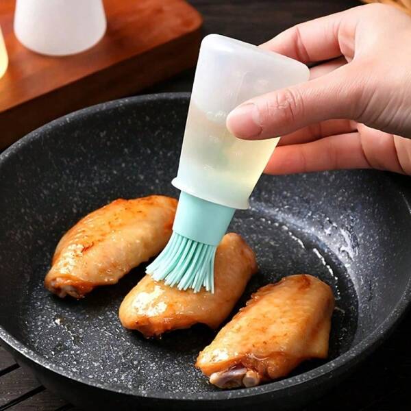 1pc Silicone Oil Brush With Bottle Brush Air Fryer Pancakes & Baking Brush Temperature Resistant Pot With Brush.Silicone Oil Brush With Integrated Bottle - High-Temperature Resistant For BBQ, Air Fryer & Baking - Kitchen Essential