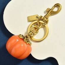 1pc Resin Keychain With A Unique Design, Convenient For Daily Use, Can Be Given As A Gift To Family Members Or Friends
