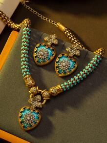 Vintage Clover Heart-Shaped Blue Pendant Earrings Suitable For Daily Wear As A Gift; Dance Party Accessory.