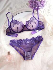 刺绣女士胸罩+内裤套装，性感舒适的女士内衣套装 - 紫色 - 查看 2