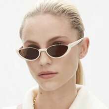 1 件猫眼个性化甜美酷炫 INS 风格时尚眼镜，时尚街拍高级眼镜