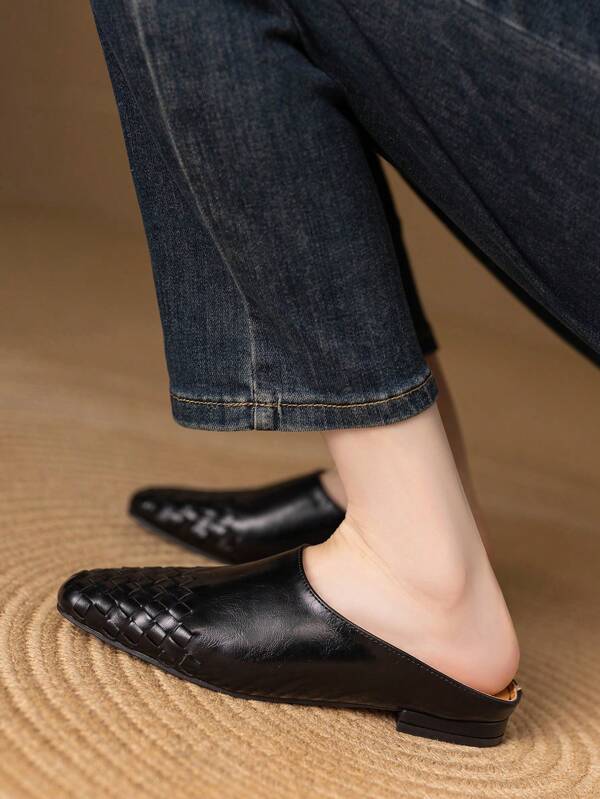 Summer Black Closed Toe Flat Shoes Women's Wine Red Flat Slip-On Shoes Flat Woven Mule Slip-On Shoes