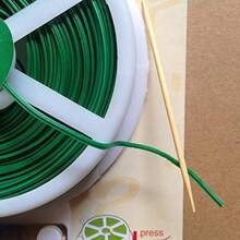 50 mètres de lien de torsion de jardin, 164 pi de liens de torsion pour plantes avec distributeur et coupeur, pour le jardinage, les tomates, les vignes, les arbustes et les fleurs, idéal pour l'organisation, les projets d'artisanat DIY (fil de jardin, 50M)