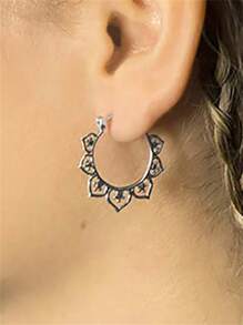 1 paire de boucles d'oreilles à design de lotus creux simple et , convient pour le bijou quotidien décontracté des femmes, cadeau
