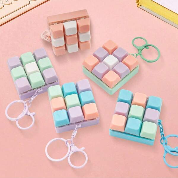1 Piece Of Stress Relieving Keyboard Keychain - A Fidget Toy With Sound Effects, A Stress Reliever, And A Bright And Beautiful Macaron Color. The Appearance, Color, And Design Are All Very Attractive, Making It Perfect For Party Gifts And Gifts, And Perfect For Gifting To Friends