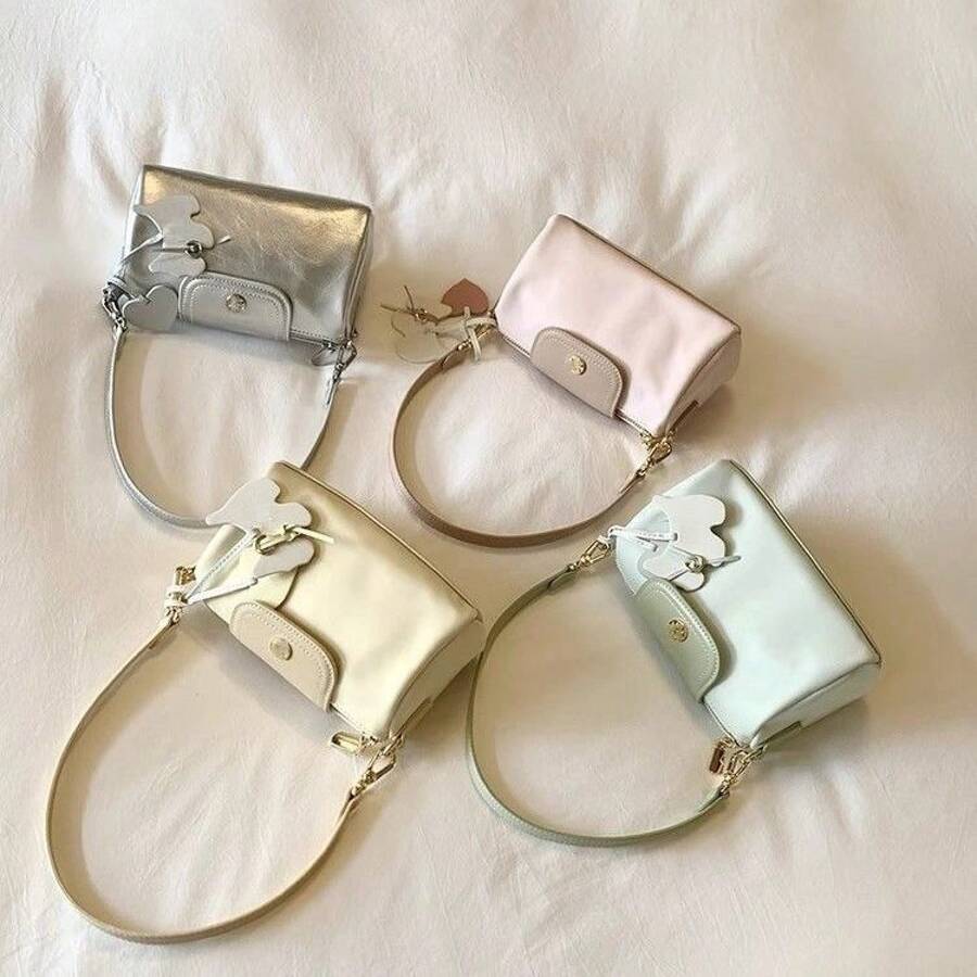 Women Shoulder Bags - 粉紅色包包(有掛飾) - 查看 1