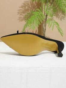 Giày cao gót mũi nhọn màu đỏ tía thắt nơ dành cho nữ, thích hợp cho các buổi tiệc trang trọng, lễ tình nhân, kiểu dáng thanh lịch, giày bít mũi. - màu đen - Xem 9