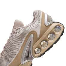 Nike Zapatillas AIR MAX DN para hombres, cómodas y con amortiguación para uso casual, al aire libre y viajes de bajo corte - Gris universitario/Negro/Caqui - Ver 7