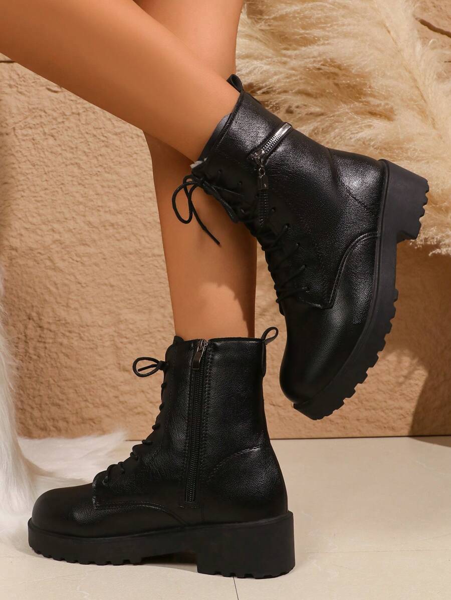 女士中跟靴2025新款四季百搭短靴防滑软底时尚机车鞋加长修身