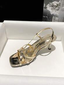 方头粗跟带露趾凉鞋，适合派对的百搭高跟鞋