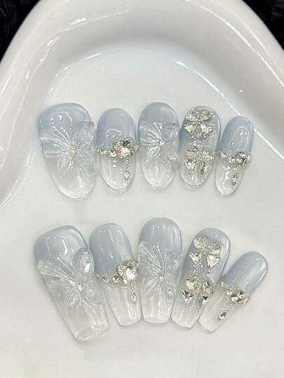 10片浅蓝色短椭圆/长棺材形美甲贴片，透明法式3D花朵蝴蝶凝胶设计，简约蝴蝶水钻假指甲，适合学校、音乐节、派对美甲用品，手工制作美甲贴片