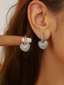 1pair European Style Alloy Heart-Shaped 3D Effect Rhinestone & Pearl Decorated Dangling Earrings With Metal Ear Hoops, Gift & Daily Wear For Women