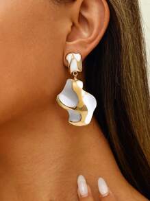 1 Pair Vintage Asymmetrical Chic Glazed Cow Print Lightweight Luxury Geometric Earrings