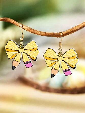1 对亚克力可爱铅笔和蝴蝶结耳环，豹纹、奶牛印花心形吊坠耳环，适合毕业典礼、返校节、教师节的创意珠宝配饰