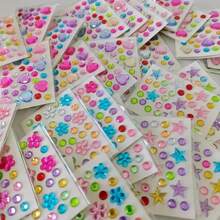 迷你水钻贴纸 - 自粘式多色混合形状（心形、星形、花朵）适用于 DIY 工艺品、美甲、面部和身体装饰 - 闪亮亚克力水钻适用于珠宝制作、发饰、工艺品用品、工艺品装饰品、礼品和装饰，具有鲜艳的设计 | 耐用的面部宝石贴纸 - 彩色 - 查看 6