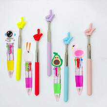 Juego de 2/4 piezas de bolígrafos punteros retráctiles para maestros + bolígrafos de 4 colores, punta de acero inoxidable y Body de plástico PP, con diseños divertidos de comida, útiles interactivos para el aula, premios escolares, regalos para maestros, recuerdos de fiesta (Diseño de frutas, aperitivos, verduras) - Multicolor - Ver 2