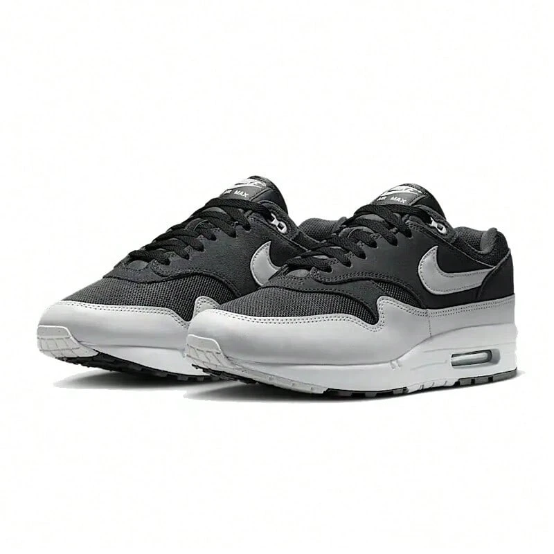 Nike Zapatillas de running con amortiguación cómodas para hombre Air Max 1 ESS, Estilo No. FZ5808-007 - Negro - Ver 1