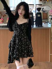 2025年可爱碎花休闲波西米亚系带金属孔眼夏季迷你连衣裙，适合女士舞台表演、音乐会、约会之夜