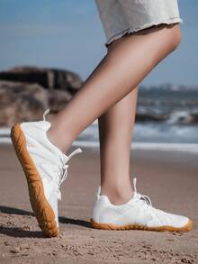 Zapatos de senderismo cómodos, transpirables y de suela blanda, el nuevo favorito para viajes al aire libre de las mujeres, con un diseño moderno y práctico. - Blanco - Ver 7