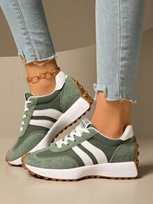 Zapatos retro de mujer con zapatillas deportivas gruesas e instep voluminoso