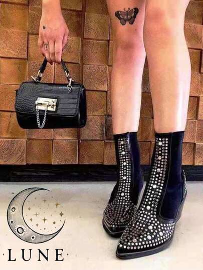 Fashion Rivet Decor Chunky Heel Ankle Boots