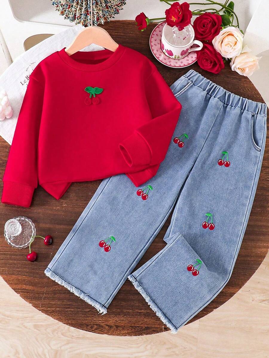 Tween Girl 樱桃印花刺绣图案圆领运动衫和樱桃刺绣牛仔裤套装
