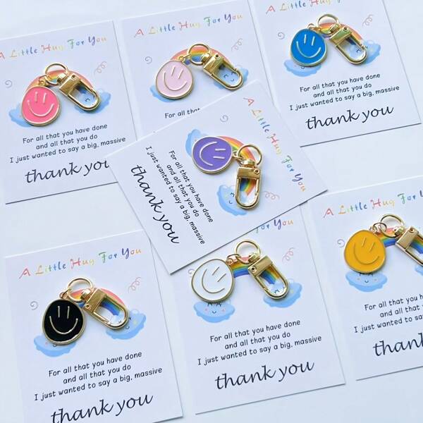 Portachiavi asimmetrico con faccia sorridente, ciondolo carino a forma di cartone animato per zaino, adatto per varie borse e chiavi di stanza, accessori scolastici e auto, stile gotico e Y2K