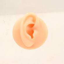 纹身硅胶模型纹身穿刺练习仿真人体部位展示穿孔饰品，硅胶耳朵模型，鼻子和嘴巴模型，左右柔软灵活模型假耳朵穿孔练习，硅胶身体部件