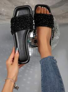 Nuevas sandalias holgadas de moda con adornos de perlas y cristales, punta cuadrada anti-deslizante, versátiles para playa/resort, para mujer de talla grande