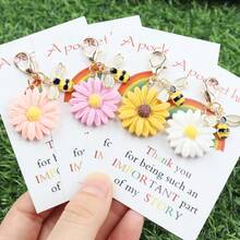 1pc/4pcs/8pcs Enamel Flower & Bee Keychains Set With "A Pocket Hug" Rainbow Gratitude Cards ,Bee And Daisy Keychain, Teacher Appreciation Gift, Back-To-School Gift ,Parties Gift, Holidays & Anniversaries Gift, Ideal As Key/Bag Charms Bag Accessories Lanyards With Id Holder Car Accessories