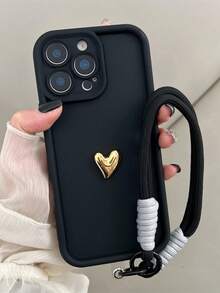 1个极简纯黑色手机壳,低调简约设计,搭配金色爱心图案和手机挂绳,防震防滑防刮,兼容 17、17 Pro、17 Pro Max、17 Air、16、15、14、13、12、11、Pro、Pro Max、Plus等国际版机型,非国内版。 - 黑色 - 查看 3