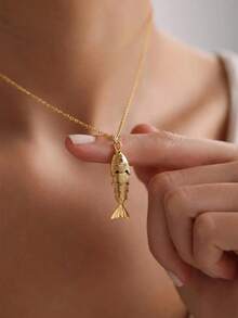 1pc Fashionable & Elegant Gold Fish Pendant Necklace, Suitable For Women's Daily And Vacation Wear - Gold - View 2