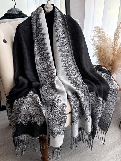 1件佩斯利提花羊绒质感披肩围巾，柔软顺滑，双面流苏披肩，适合日常、晚宴、旅行、办公、婚礼和送礼。