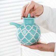 Dispenser per olio d'oliva da 700ml, in ceramica con rilievi sottovernice, contenitore per olio e aceto, accessorio da cucina per conservazione e dispensazione di condimenti e olio