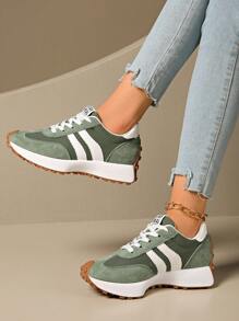 Zapatos retro de mujer con zapatillas deportivas gruesas e instep voluminoso