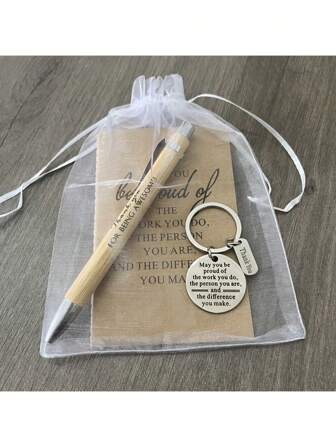 4-delige set cadeaus ter waardering van medewerkers: 1 bamboe pen, 1 mini inspirerend notitieboekje, 1 inspirerende sleutelhanger, 1 organza zakje. Kantoorcadeaus voor collega's, teams, vrijwilligers, verpleegkundigen, leraren, pensioenrugzak voor school, auto-accessoires, schattige gothic Y2K