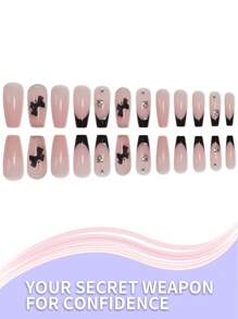 Kit de 24 uñas postizas francesas cortas con forma de almendra, con adornos de lazos y cristales de Rin, con marcos de cuentas de plata para un glamour de salón de calidad en casa y eventos especiales