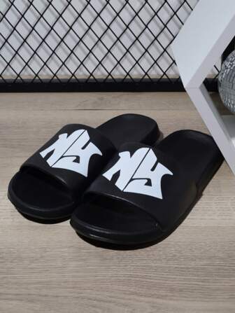 男士时尚拖鞋，透气 EVA 字母印花凉鞋，适合室内/室外穿着，男女通用街头风格