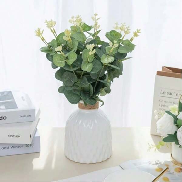 10/50 pièces Eucalyptus artificiel avec fleurs blanches - Eucalyptus Cinerea, convient pour la décoration de mariage, les compositions florales et la décoration de la maison - Matériau en soie, s'adapte à tous les styles de pièce, accessoire de décoration de mariage | Verdure réaliste | Design floral réaliste, plantes artificielles pour la décoration de la maison