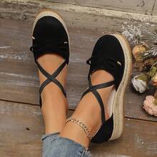 Geschlüpfte Schuhe mit geflochtenem Hanfoberteil und Hohlräumen, Dicksohlen-Slippers, Mode