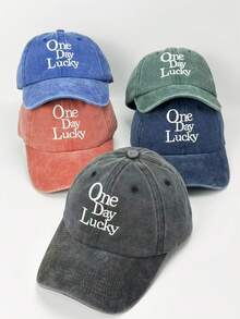 1 件“One Day Lucky”刺绣做旧棒球帽