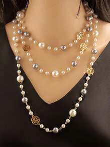 1 pièce Collier long de perles pour femmes, chaîne polyvalente multi-couches pour pull, avec un motif floral creux de Camélia, accessoire élégant de mode pour soirée