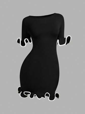 Damska krótka sukienka mini z falbanką i modnym dopasowanym do ciała wzorem, wyszczuplająca