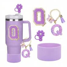Set de 4 accesorios para tazas con la letra A - 1 tapa de pajita, 1 colgante con la letra A, 1 base protectora de silicona para tazas, 1 etiqueta con la letra A para tazas, regalo sorpresa festivo