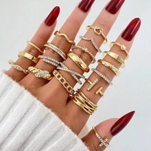 28 Stücke Set goldfarbener einfacher Strass-Herz-, Wellen-, und geometrischer Fingerringe, geeignet für den täglichen Gebrauch und Festivals von Frauen